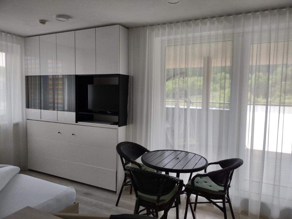 Apartman Kyjev Podhájska エクステリア 写真